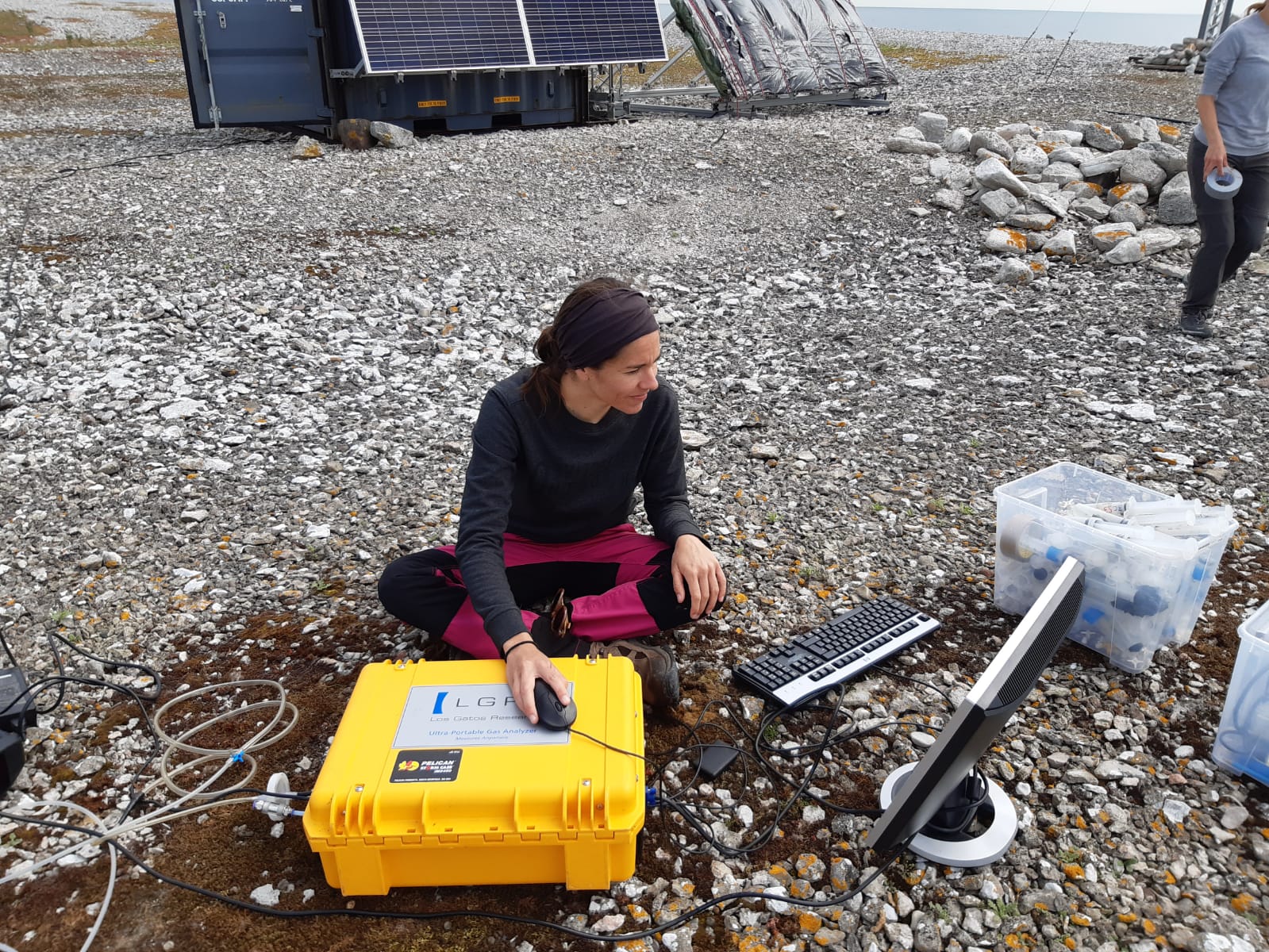 Lucia Gutiérrez Loza pores over the data using an on-site computer