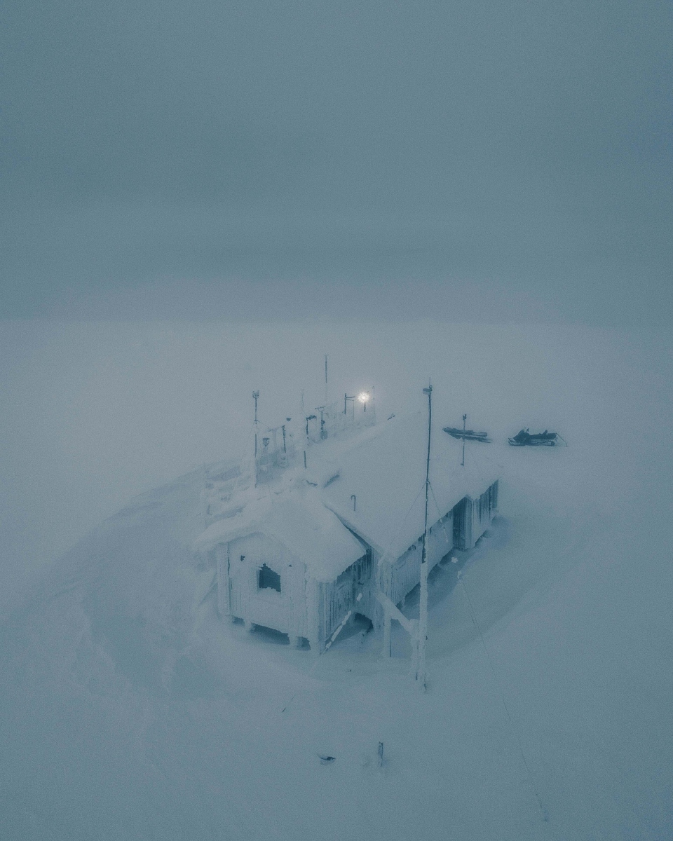 Snow-covered station. Photo by Konsta Punkka