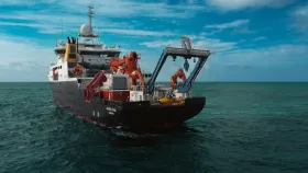 research vessel rss james cook leaving the port