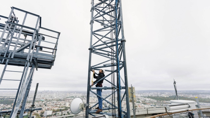 FLUXES: Detecting emissions from Parisian rooftops